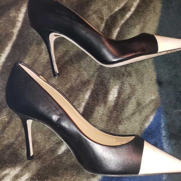 Tory Burch size 8 - Picture 7 of 7